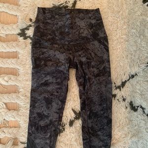 Lululemon Tie Dye Wunder Under Scalloped Pant